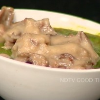 Baked Spinach with Mushroom and Cheese Sauce   Recipe