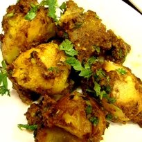 Hing Aur Dhaniye Ke Chatpate Aloo