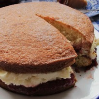How to make the perfect Victoria sponge cake