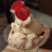 Strawberry Meringue with Ice cream