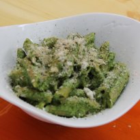 Whole Wheat Pasta in Spinach Sauce