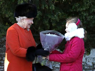 Britain's Queen sparks anger over fur for Christmas 