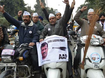 AAP begins 'Jhaadu Chalao Yatra' across 24 states