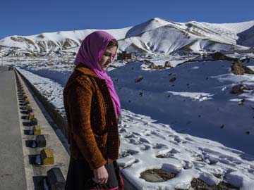 Two star-crossed Afghans cling to love, even at risk of death