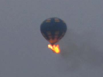 One Dead, Two Missing in US Hot Air Balloon Fire One Dead, Two Missing in US Hot Air Balloon Fire