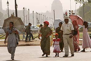 North India simmers as mercury rises