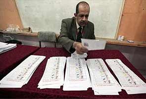 Egypt counts votes, Muslim Brotherhood claims to be ahead