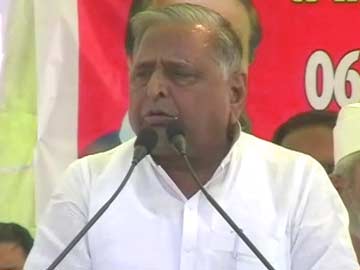 Mulayam's shocker on rape: Boys make mistakes, why hang them?