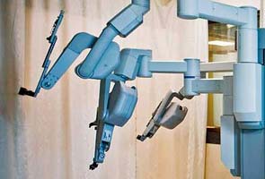 Robot freezes during prostate cancer surgery 