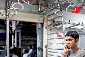 23 lakh to add correct route maps in Mumbai local trains