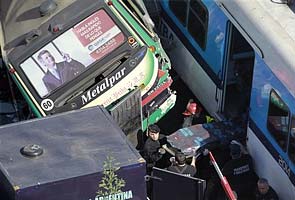 Argentina bus-train crash: 11 dead, 212 injured