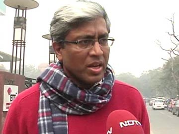 TV journalist Ashutosh joins Arvind Kejriwal's Aam Aadmi Party TV journalist Ashutosh joins Arvind Kejriwal's Aam Aadmi Party