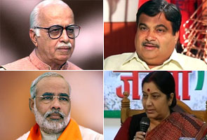 BJP battles: Gadkari meets Advani to discuss Sushma vs Modi
