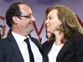 French president Hollande takes train, not plane, on vacation