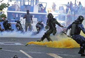 Maldives: Violence grips atoll that hosted SAARC