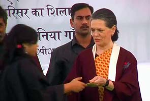 Sonia Gandhi's fashion tips to NIFT students
