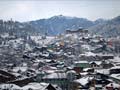 300 vehicles stuck as snowfall shuts Srinagar-Jammu highway