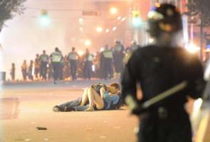 Vancouver+kiss+riot+picture
