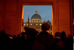 Vatican plans big send off for pope, consultations begin