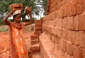 Here's how you can help the teen who carries 1000 bricks for just Rs 100