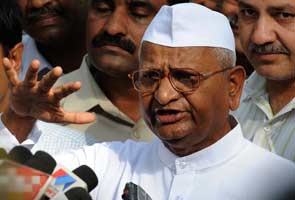 Team Anna demands a new Lokpal Bill