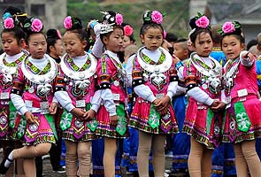 China considers easing family planning rules