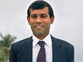 Maldives court slaps travel ban on ousted President