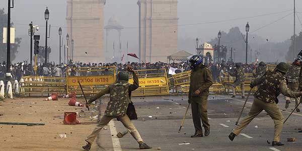 Delhi-gang-rape protests: Chief Minister wants action against top cop, say sources