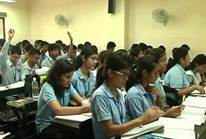 Delhi schools extend vacation because of heat wave Delhi schools extend vacation because of heat wave