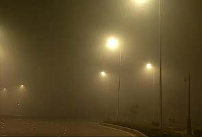 Foggy morning in Delhi, clear day ahead