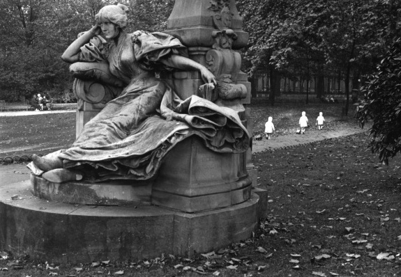 Trois petits enfants blancs