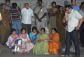 jagan-family-on-dharna-295.jpg