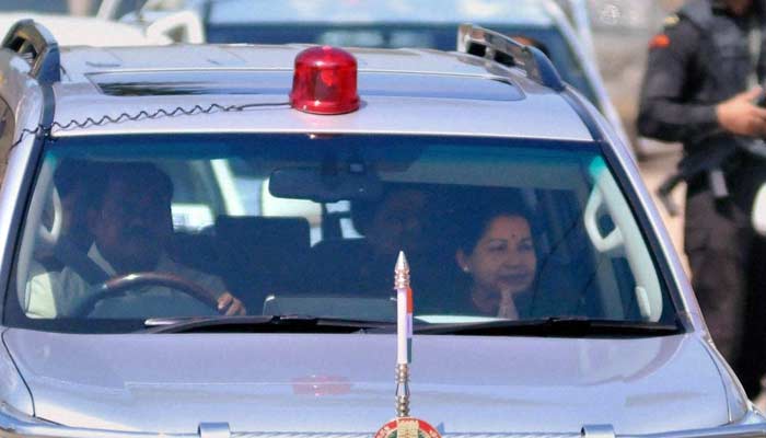 Jayalalithaa First Chief Minister to Lose Post in Corruption Case