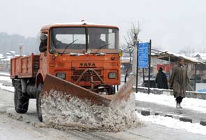 Himachal Pradesh roads closed after heavy snow
