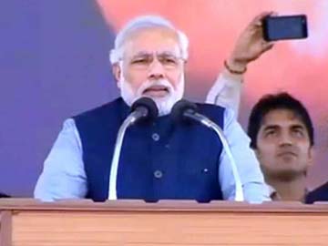 150 riots in UP in one year, none in Gujarat in last 10 years: Narendra Modi in Lucknow
