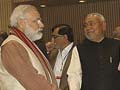 nitish-modi-handshake-120.jpg