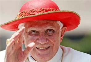 Pope Benedict had pacemaker for years, says Vatican