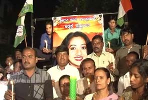 savita-candle-light-vigil-295.jpg