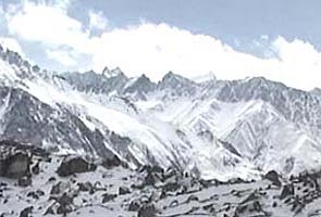 Six Army soldiers killed in Siachen avalanche, one missing