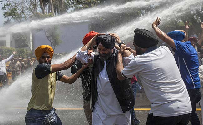 Large protests over Captain Amarinder Singh's remarks on Jagdish Tytler to NDTV Large protests over Captain Amarinder Singh's remarks on Jagdish Tytler to NDTV