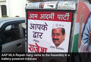 AAP_Rajesh_Garg_battery-powered_rickshaw_295.jpg