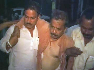 AAP candidate thrashed allegedly with rods; stones hurled at Shazia Ilmi AAP candidate thrashed allegedly with rods; stones hurled at Shazia Ilmi