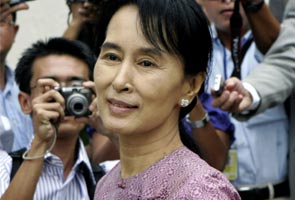 Supporters await Suu Kyi’s release in Myanmar