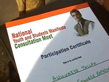 As battle 2014 heats up, Rahul Gandhi, AAP focus on Bangalore youth As battle 2014 heats up, Rahul Gandhi, AAP focus on Bangalore youth