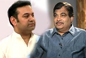 Anshuman_Mishra_Nitin_Gadkari_295x200.jpg