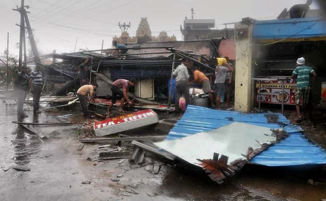 Cyclone_Hudhud_damage_Visakhapatnam_650_