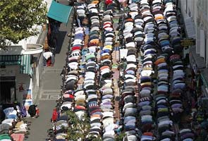 France_Muslim_street_prayers_295.jpg