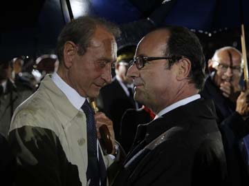 'What a Spectacle!' French Press Revels in Francois Hollande's Crisis 'What a Spectacle!' French Press Revels in Francois Hollande's Crisis