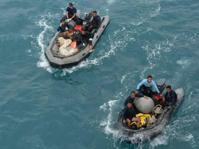 Indonesia Says Pings Detected in Search for AirAsia Jet's Black Box Indonesia Says Pings Detected in Search for AirAsia Jet's Black Box