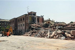 5.8 quake hits northern Italy, 16 dead, buildings collapse